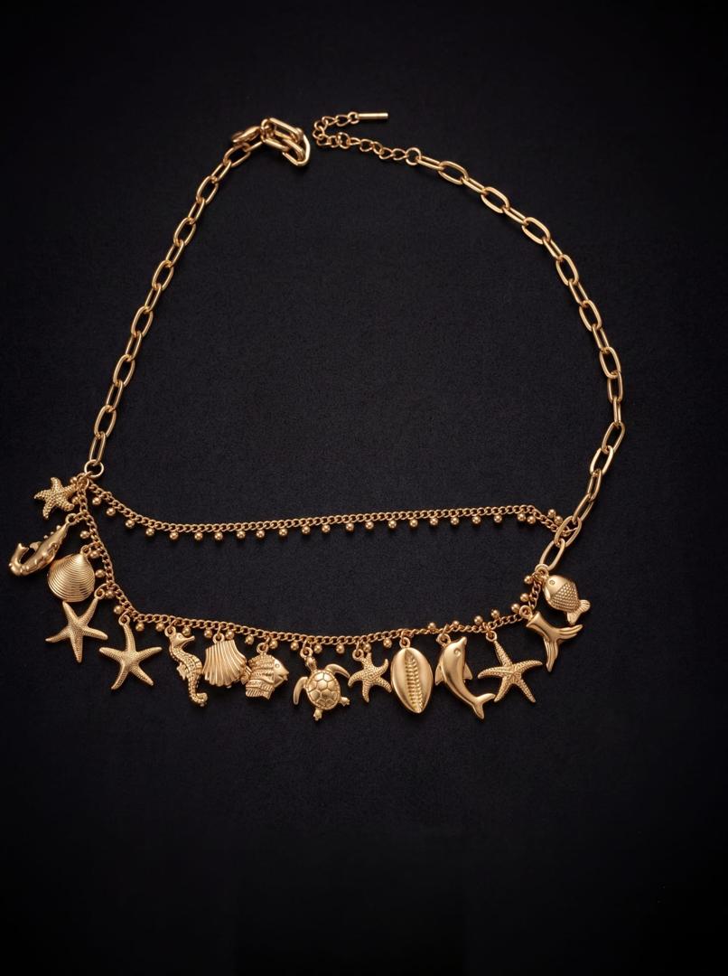 Collier Multi-Charms Marins et Double Chaîne Dorée