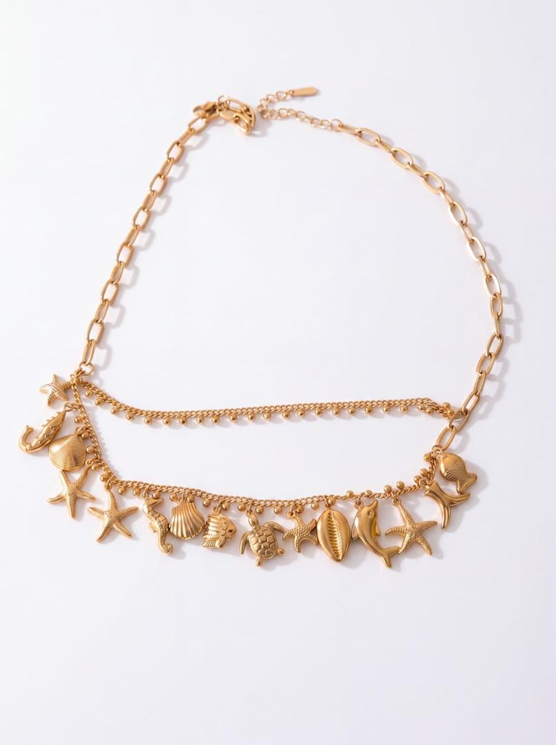 Collier Multi-Charms Marins et Double Chaîne Dorée